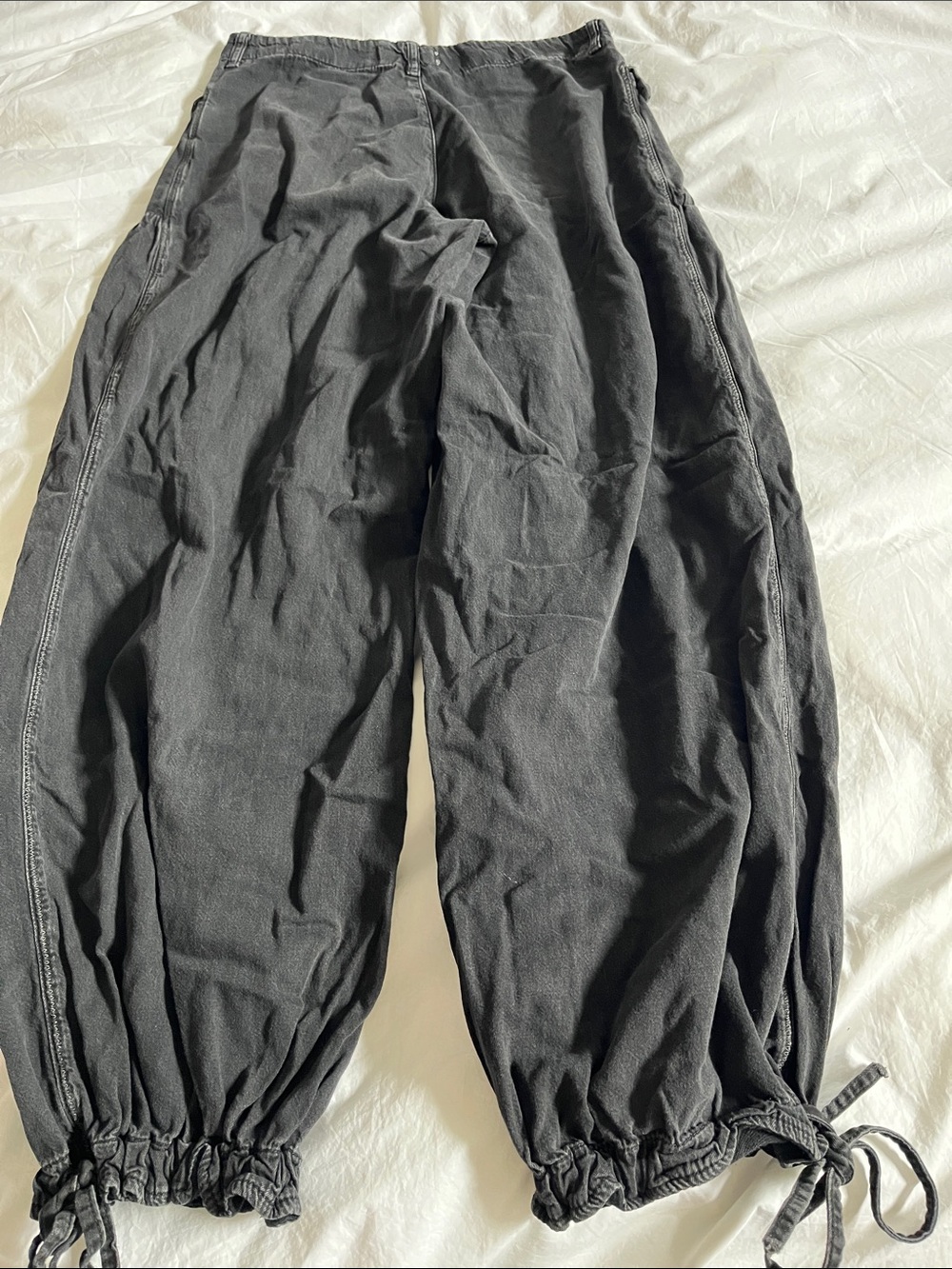 We The Free Lotus Balloon Jeans in charcoal black adjustable leg opening - Picture 6 of 6